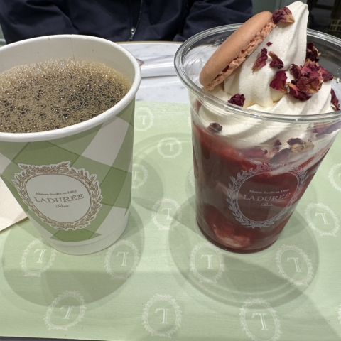 カフェ・ラデュレ☕ 画像